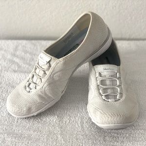 Skechers relaxed memory foam white slip on women sneaker size 8.5. Gently used